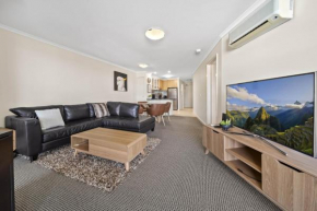 Inner-City 2-Bed with Parking, Pool, Gym & BBQ